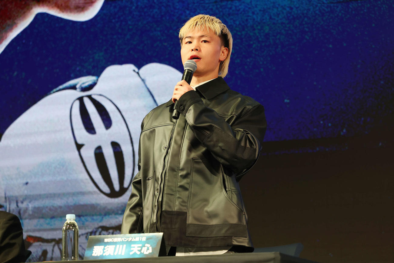 「Prime Video Boxing 14」記者会見で意気込みを語る那須川（撮影・宮地輝）