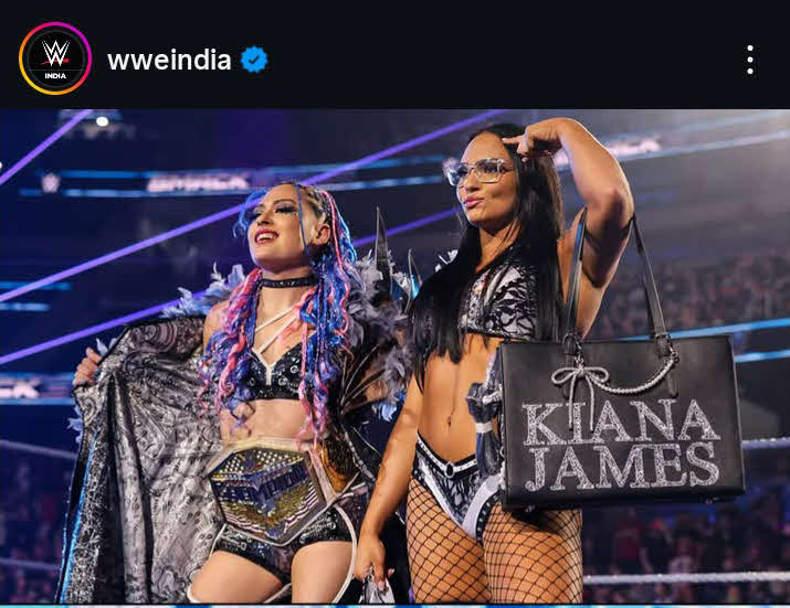 代理人キアナ・ジェームズ（右）とタッグを組んだWWE女子US王者ジュリア（WWEインド公式インスタグラムから）