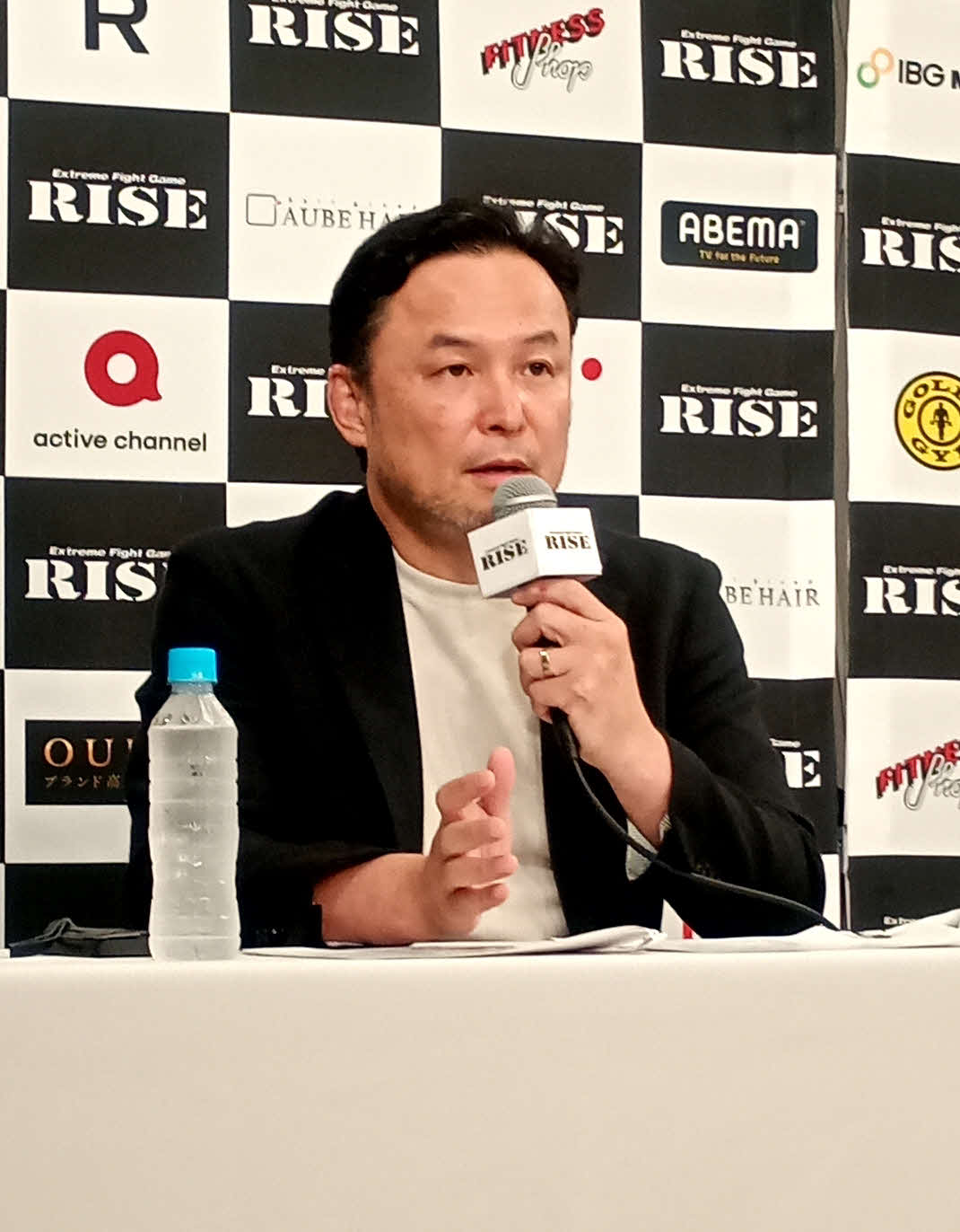 那須川龍心がGOATに参戦する理由について説明するRISE伊藤隆代表