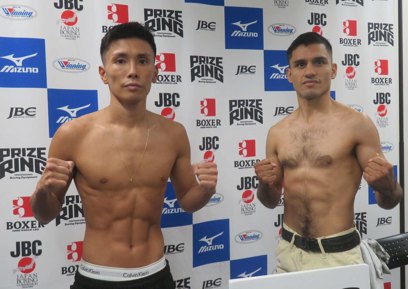 約7カ月ぶりのリングで再起を狙う前WBO世界ライトフライ王者岩田（左）。右は対戦相手のエドウィン・カノ