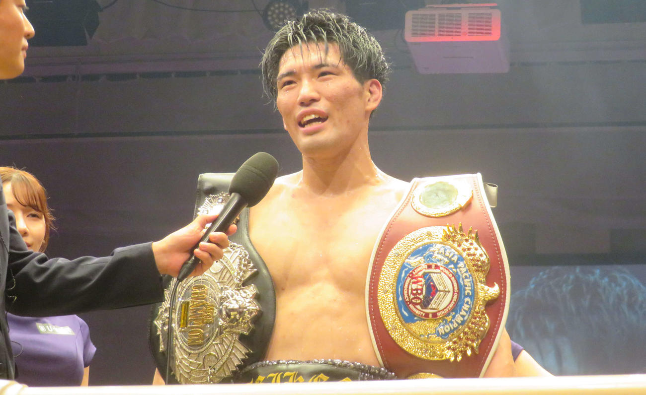 日本スーパーウエルター級王座の初防衛とWBOアジア・パシフィック同級王座獲得に成功した豊嶋亮太