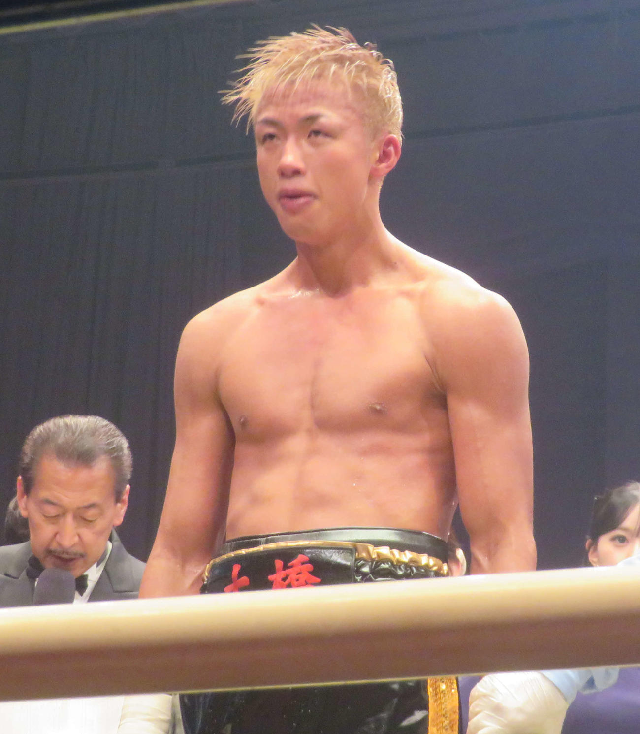 判定結果を待つ日本、WBOアジア・パシフィック・スーパーウエルター級3位安逹陸虎