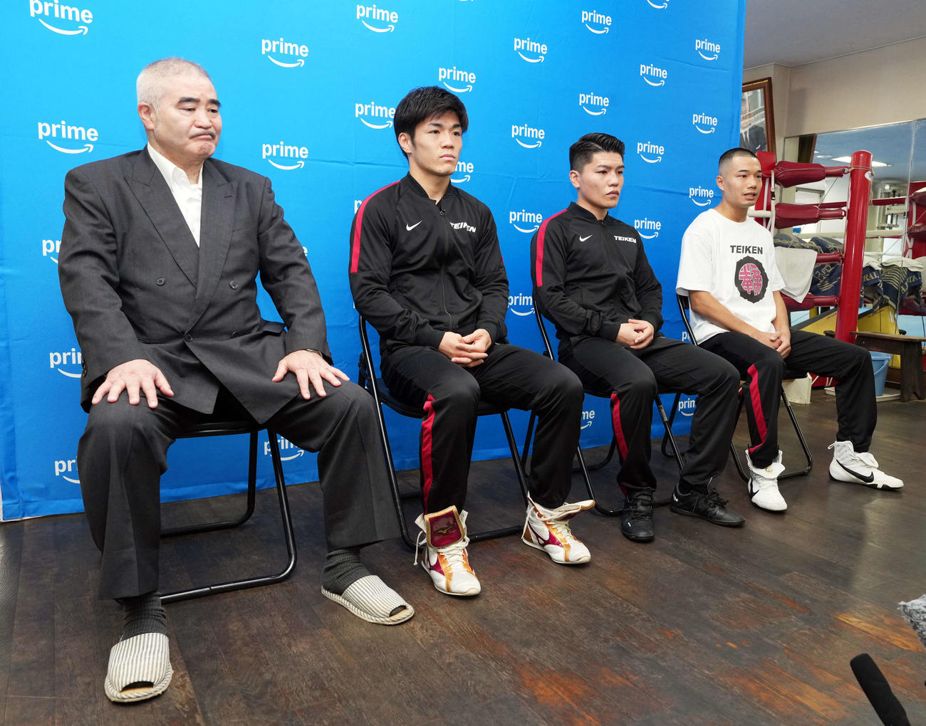 「PRIME VIDEO BOXING 14」カード発表会見に登場する、左から帝拳ジム代表浜田剛史氏、中野幹士、坪井智也、増田陸（撮影・小島史椰）
