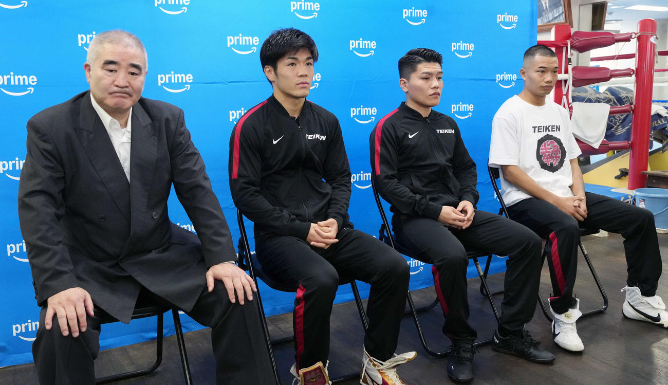 「PRIME VIDEO BOXING 14」カード発表会見に登場する、左から帝拳ジム代表浜田剛史氏、中野幹士、坪井智也、増田陸（撮影・小島史椰）