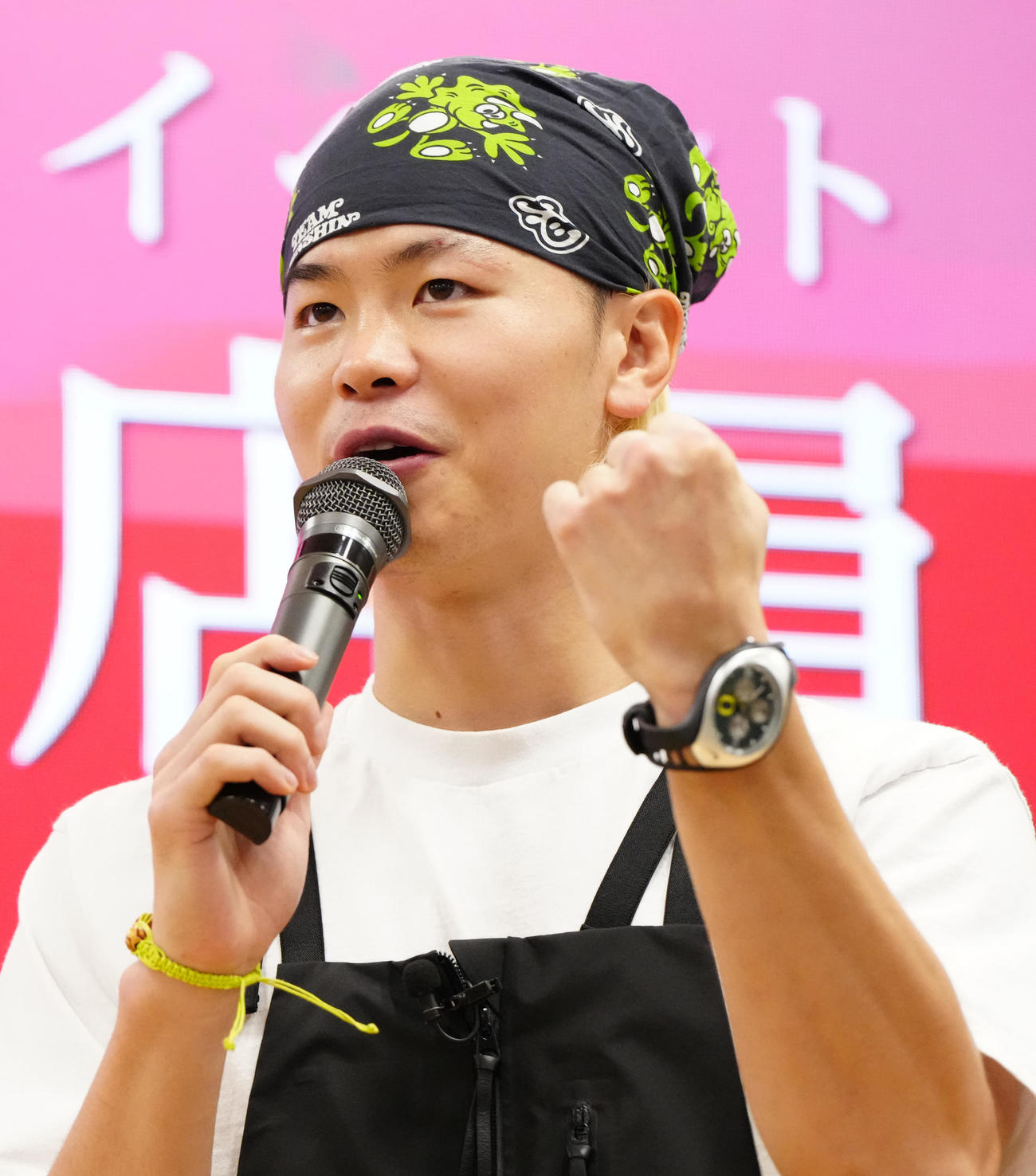 トークイベント「＃那須川店員ドンキに降臨」でパンチについて話す那須川（撮影・江口和貴）