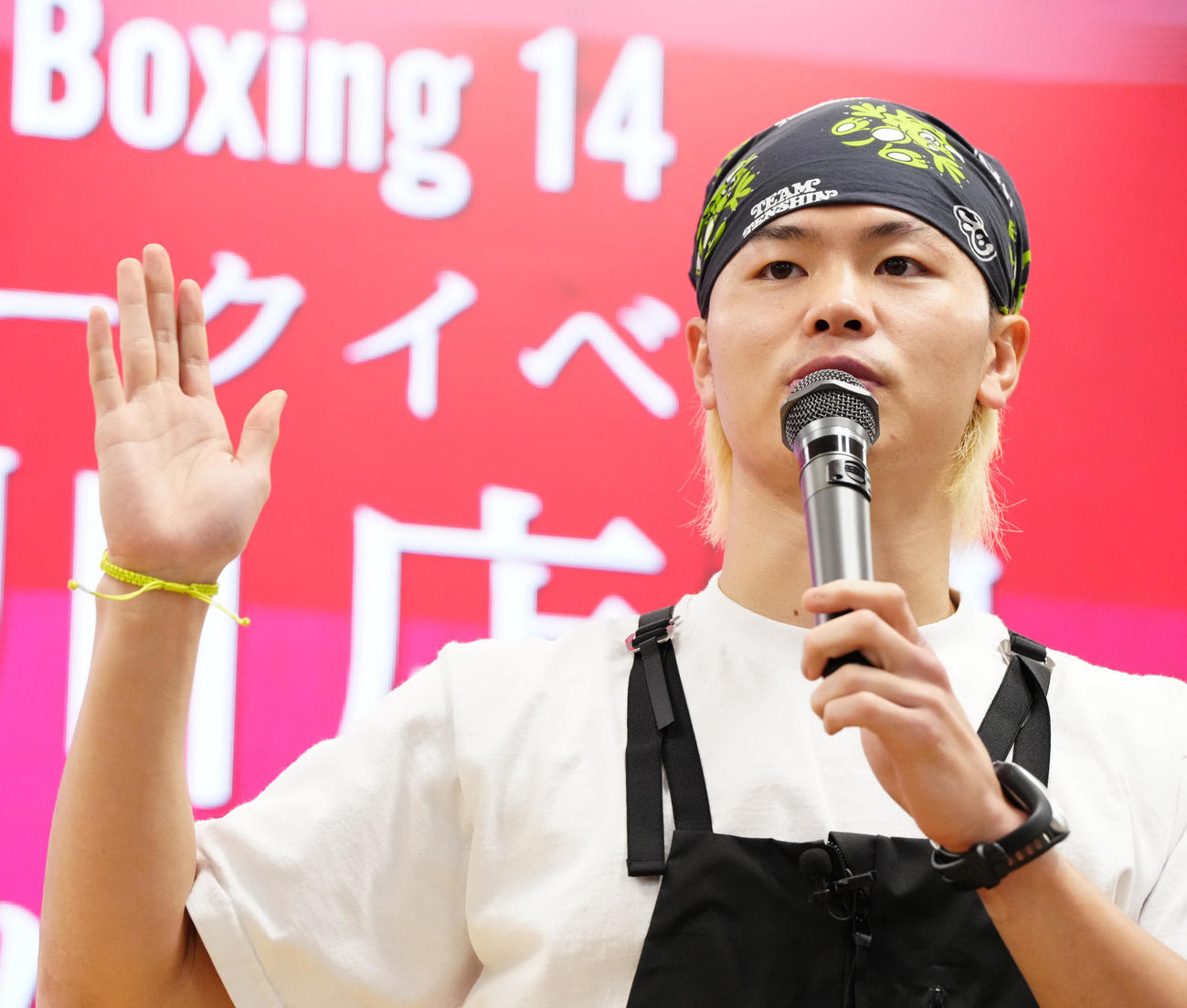 トークイベント「＃那須川店員ドンキに降臨」に臨む那須川（撮影・江口和貴）