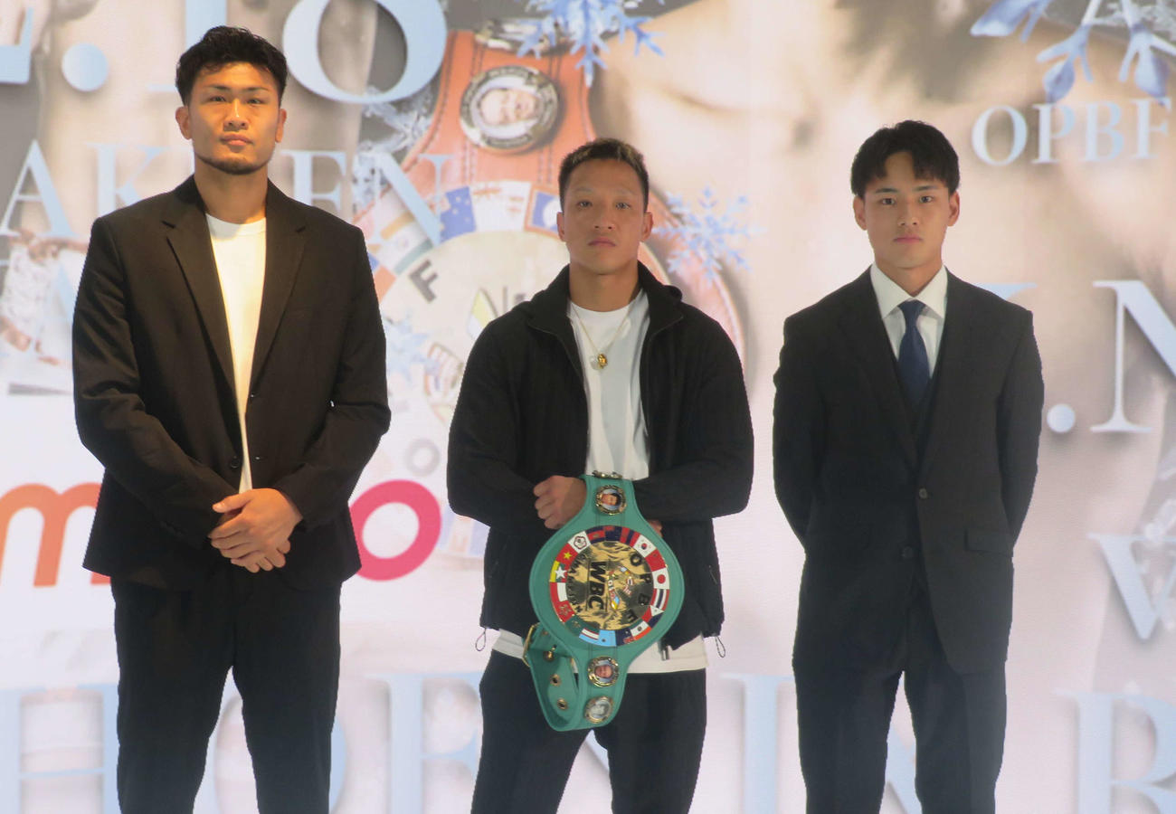 12・18フェニックスバトル146のカード発表会見に臨んだ森脇唯人（左端）、中嶋一輝（中央）、坂井優太