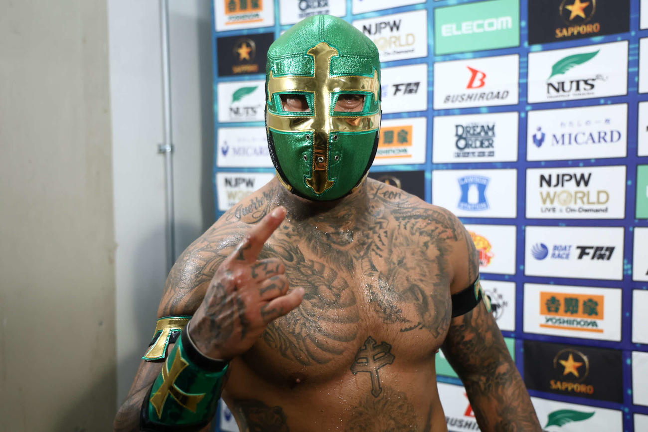 テンプラリオは試合後、高橋ヒロムに挑戦を直訴した（C）新日本プロレス