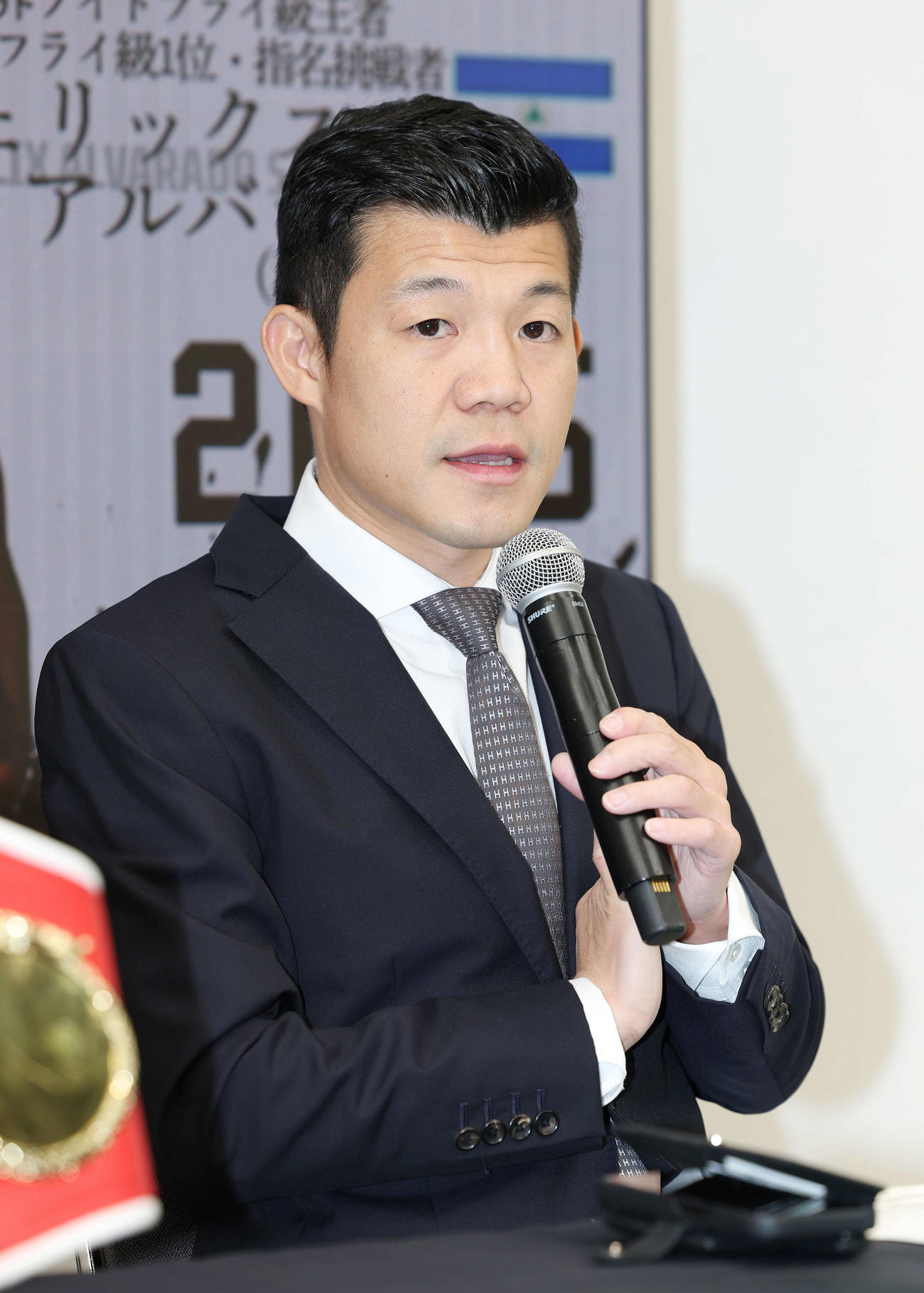 IBF世界フライ級タイトルマッチ発表記者会見に臨む亀田興毅ファウンダー（撮影・宮地輝）