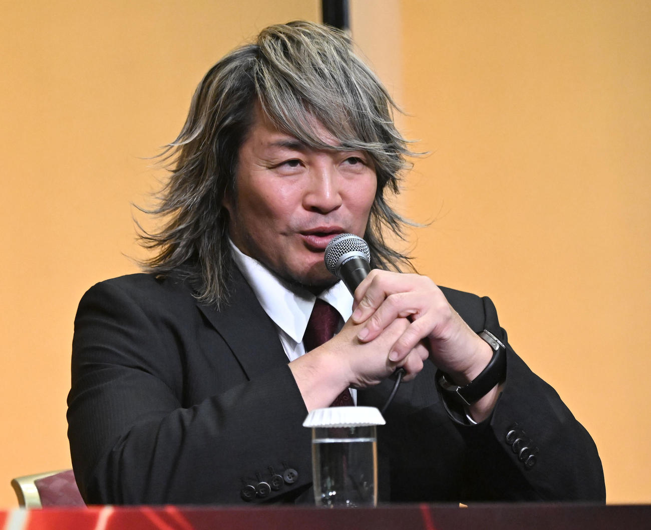 オカダ・カズチカとの引退試合の対戦カードが決定し、記者会見する棚橋弘至（撮影・千葉一成）