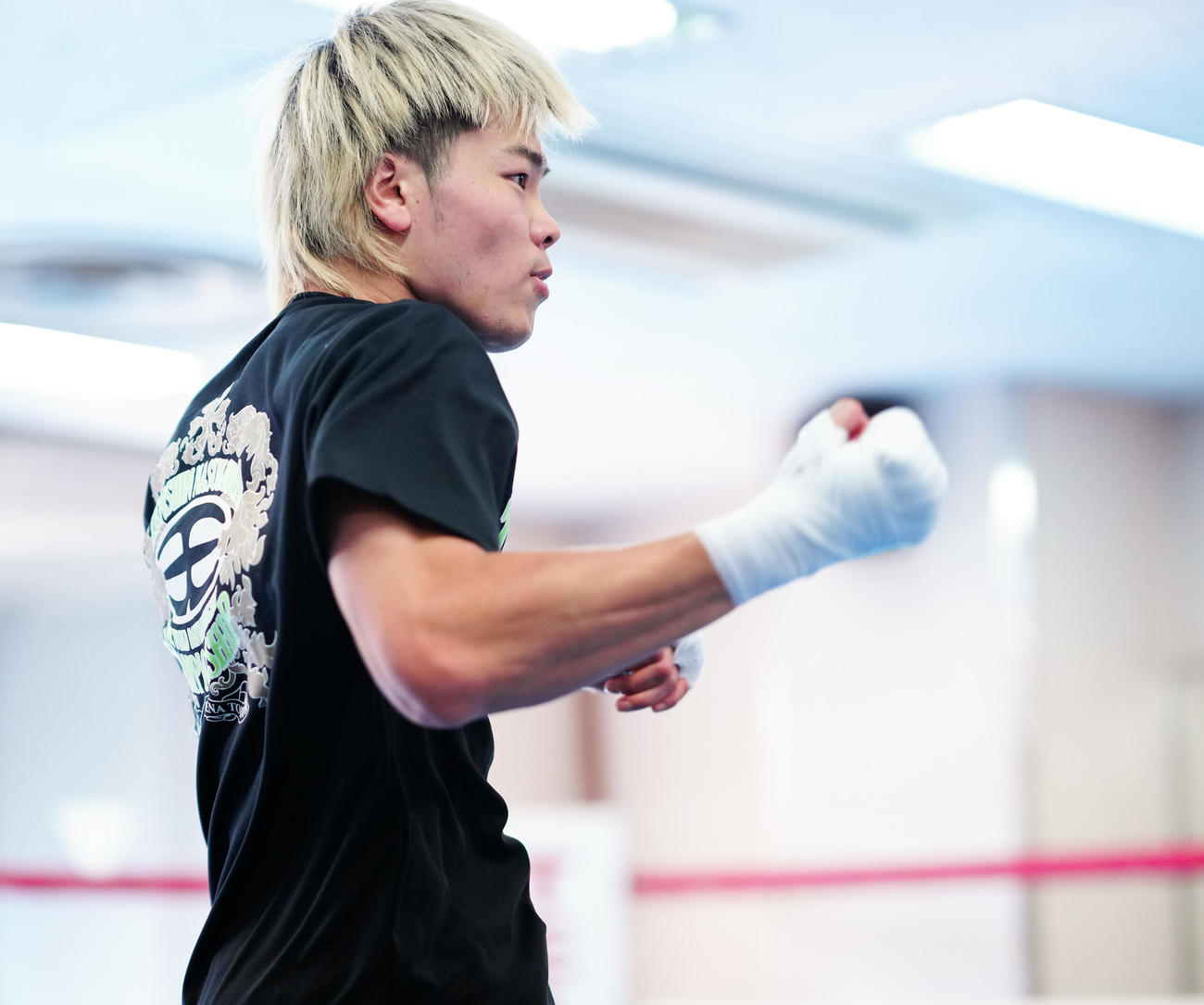 公開練習で汗を流す那須川（撮影・鈴木みどり）