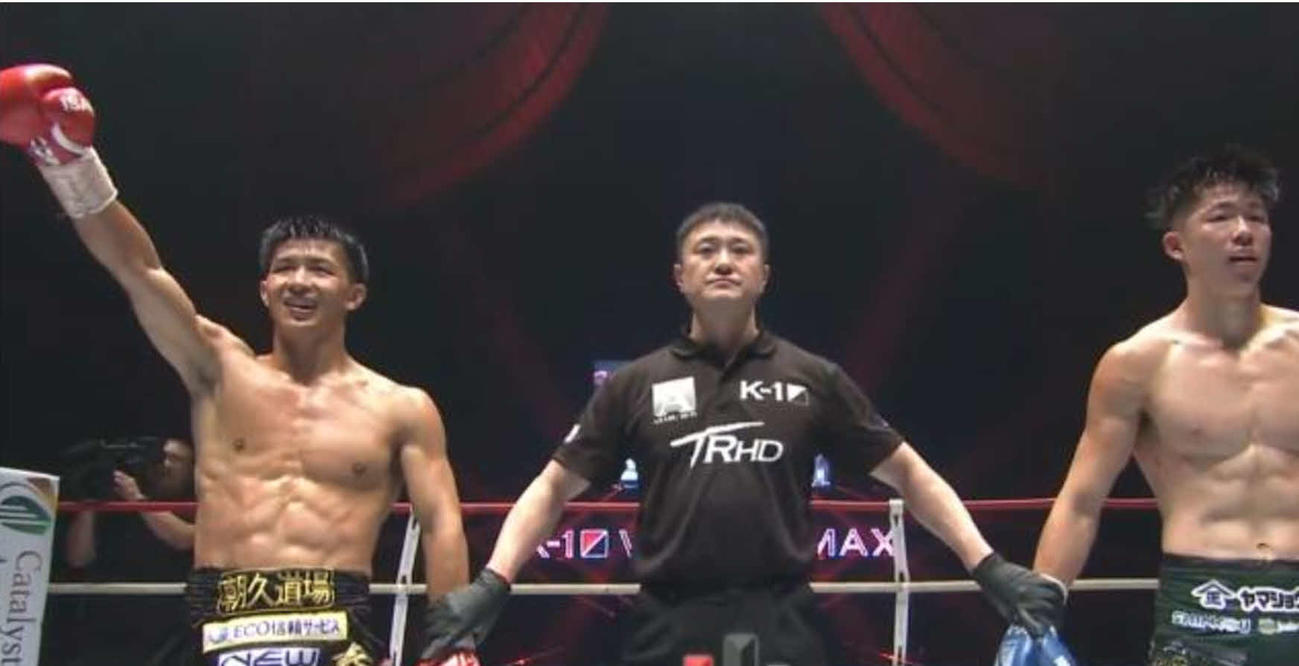 稲垣柊（右）に判定勝ちした朝久泰央（K－1公式Xから）