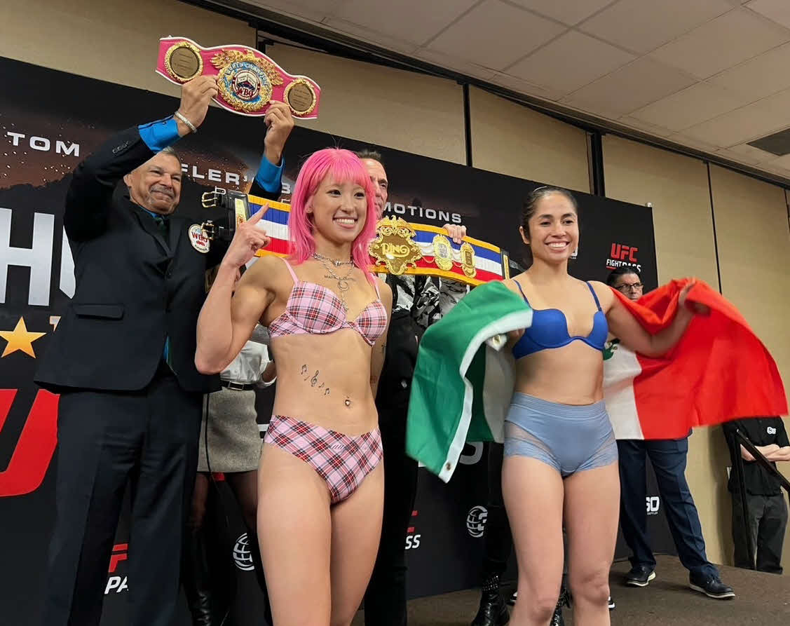 6度目防衛戦へ前日計量をクリアしたWBO女子世界スーパーフライ級王者昼田瑞希（左）。右は挑戦者の同級4位グロリア・ガジャルド（三迫ジム提供）