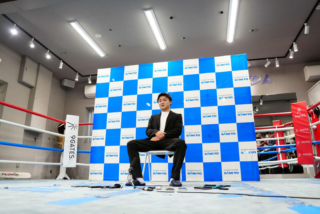 バルデラス戦を前に会見に臨んだ吉良（撮影・たえ見朱実）
