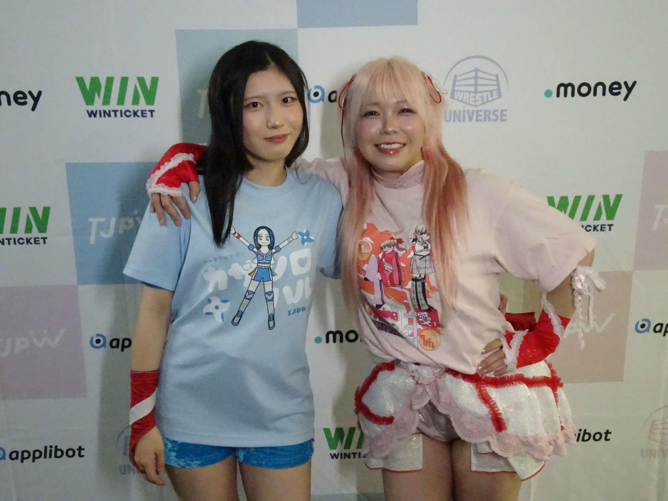 タッグを結成した風城ハル（左）と愛野ユキ