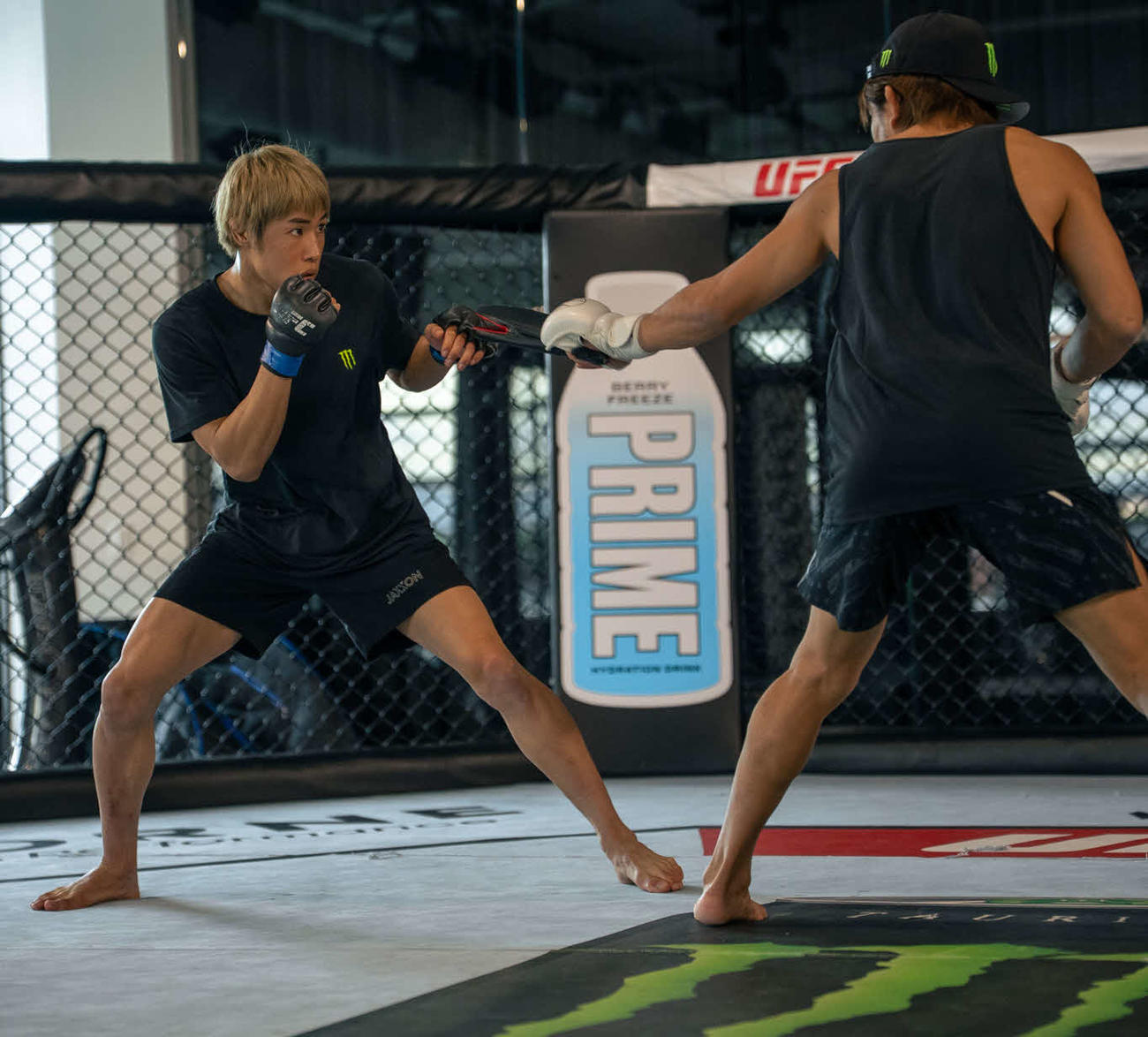 最終調整するUFCフライ級5位平良達郎（左）（C）Zuffa LLC／UFC