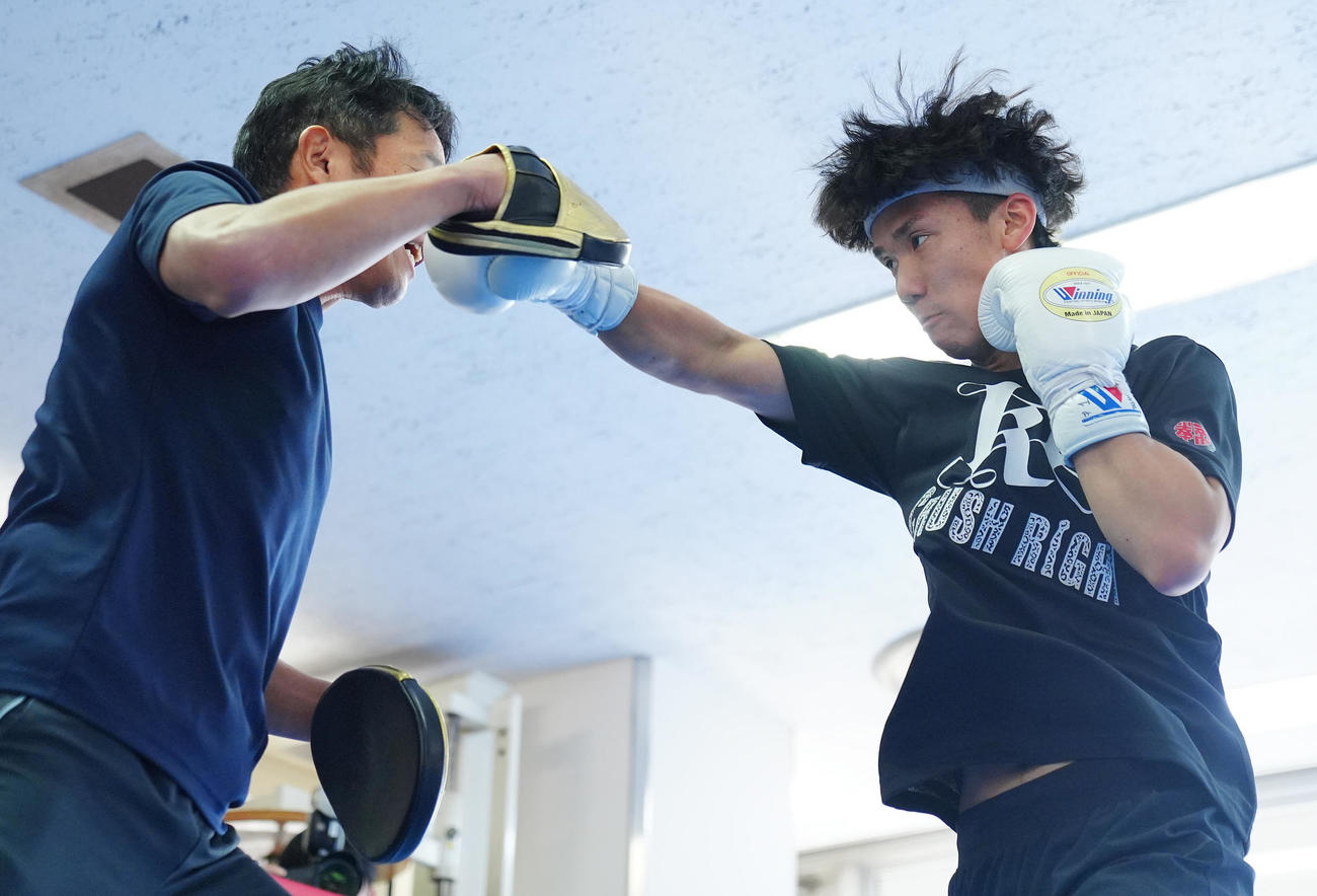 公開練習に臨む高見（撮影・垰建太）