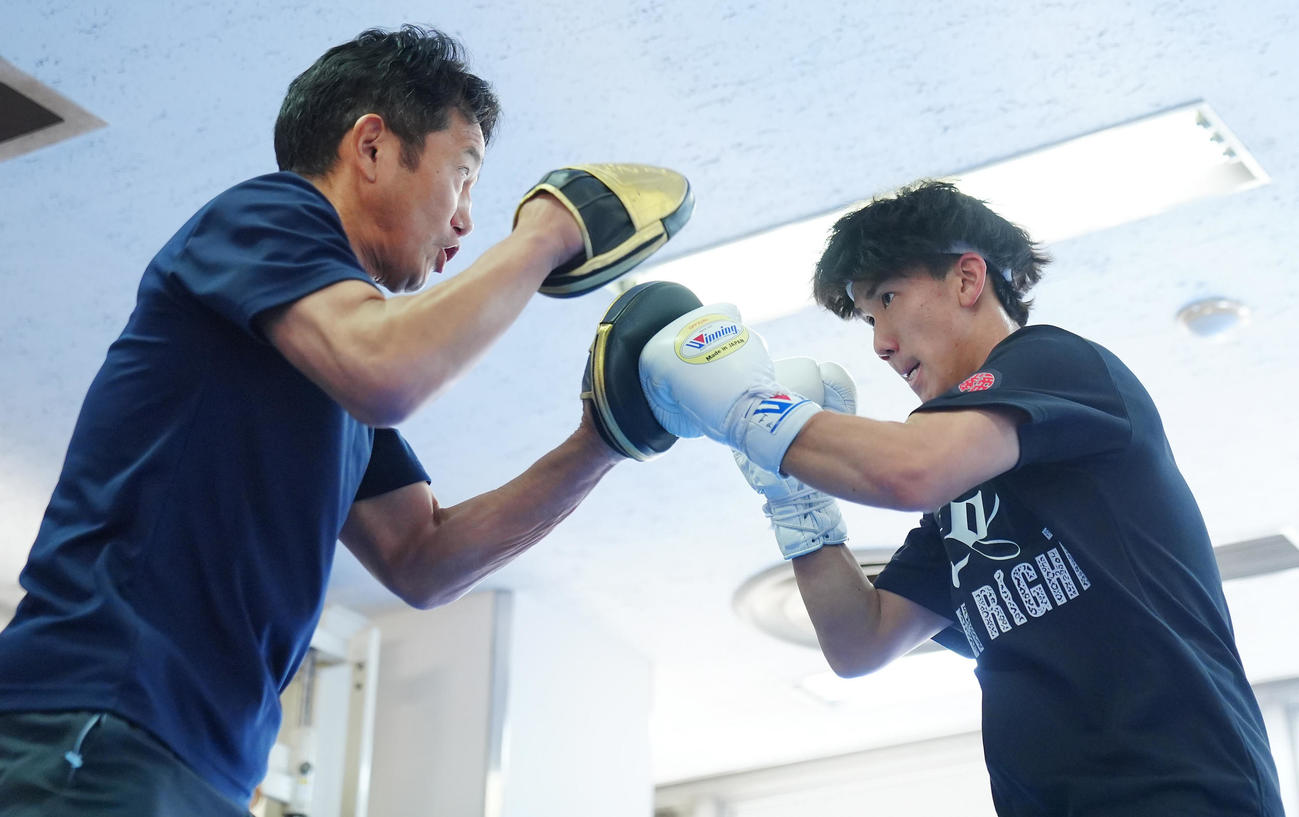 公開練習に臨む高見（撮影・垰建太）