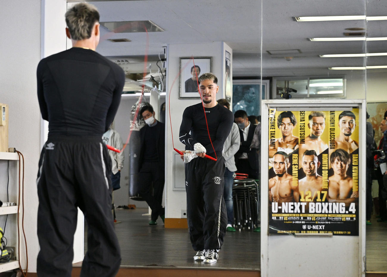 公開練習で縄跳びをするオラスクアガ（撮影・滝沢徹郎）