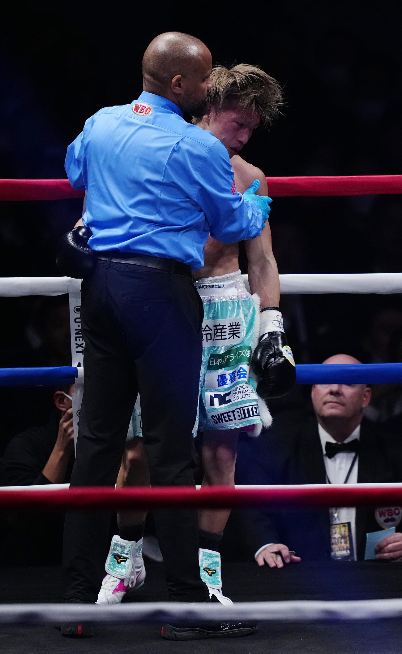 オラスクアガに4回TKO負けした桑原（撮影・鈴木みどり）