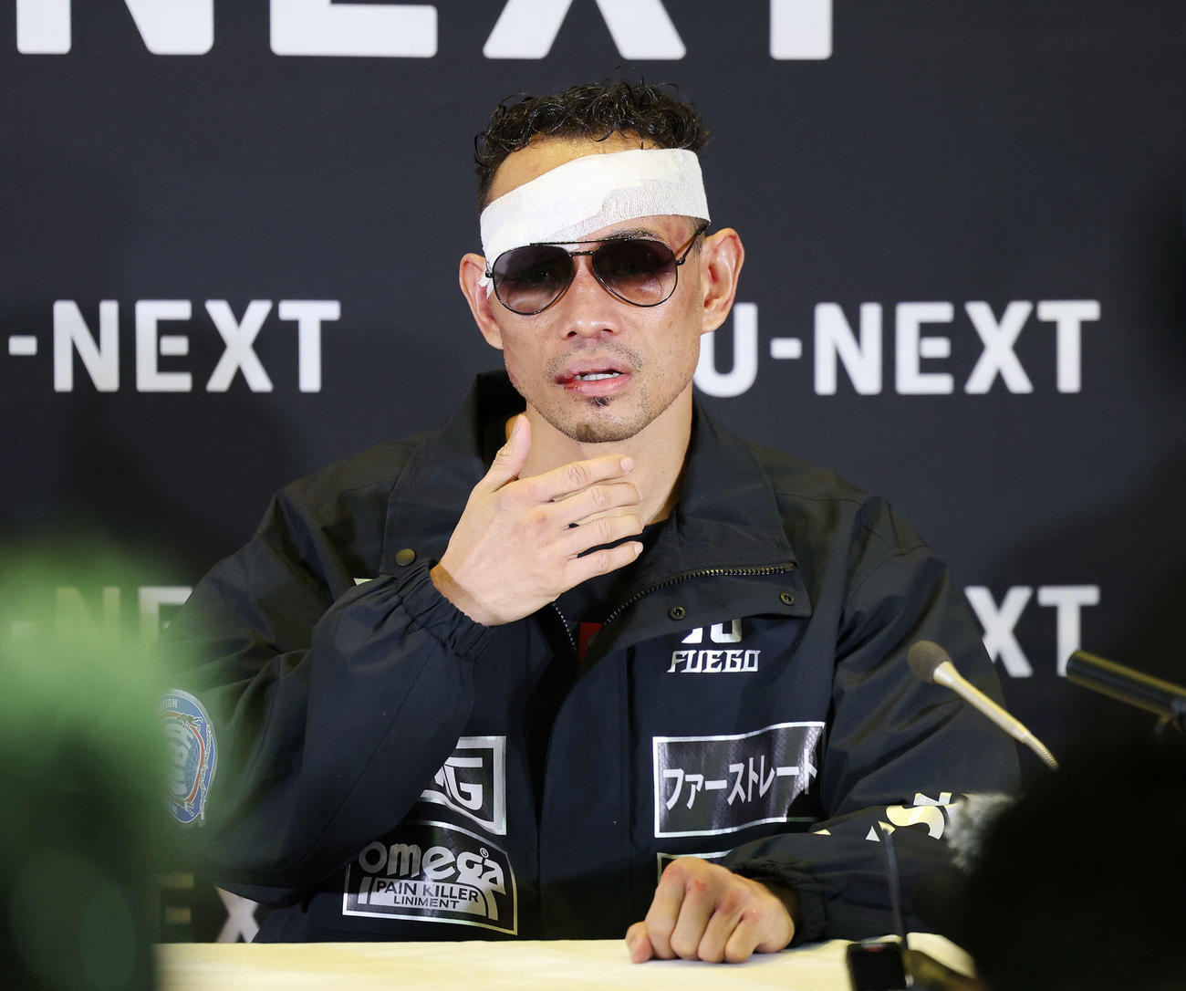 試合後、会見に臨むドネア（撮影・宮地輝）