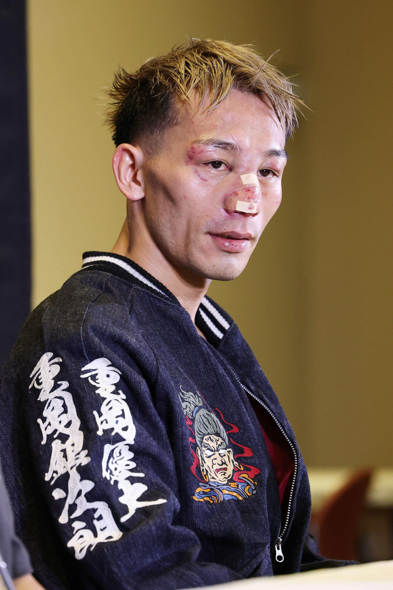 試合後、会見する堤（撮影・宮地輝）