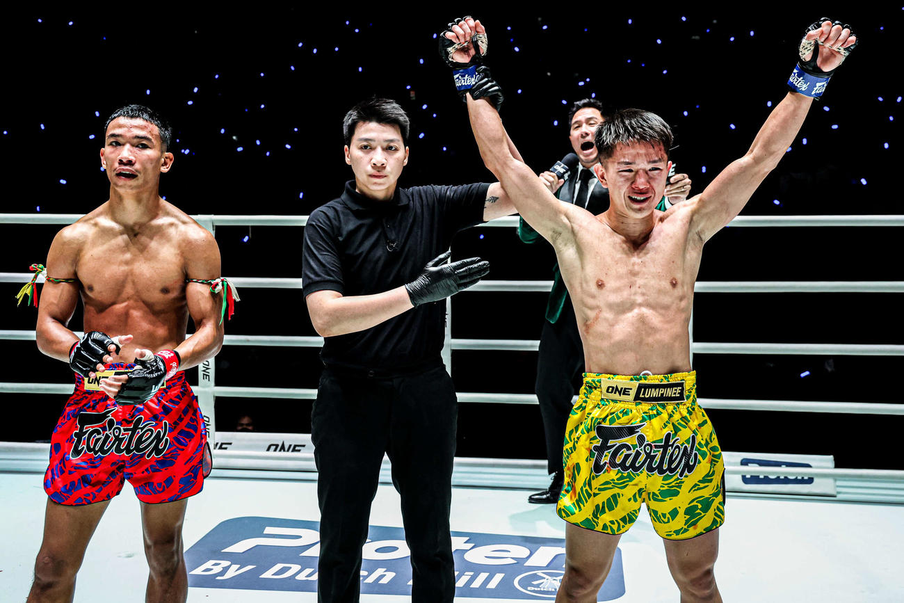判定勝ちした奥脇竜哉（右）（C）ONE Championship