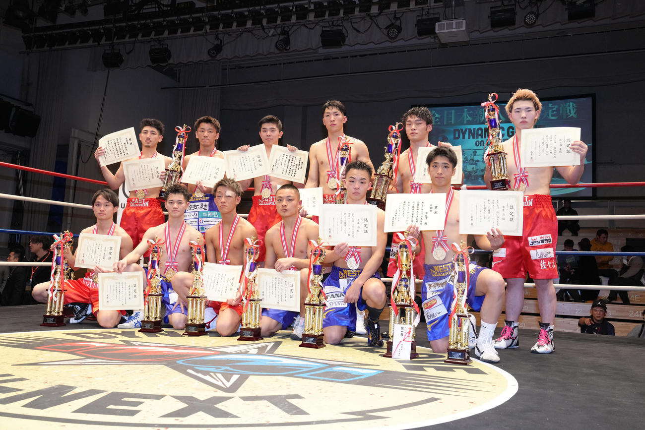 全日本新人王に輝いた全階級の選手たち（撮影・足立雅史）