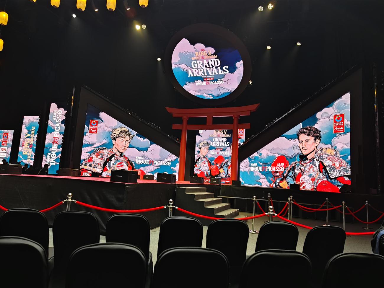 RING5「ナイト・オブ・ザ・サムライ」興行のイベントが開催されるグローバル・シアターのセット