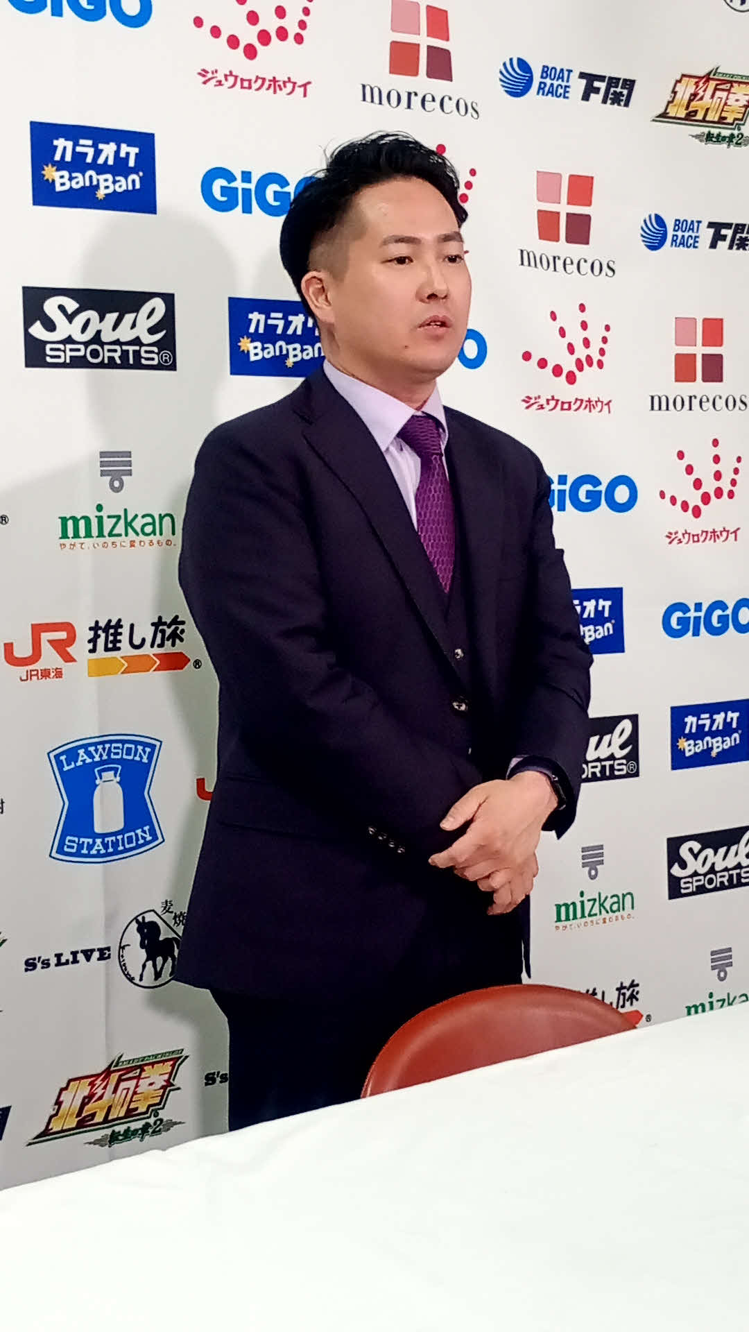 メディアに対応したスターダム岡田太郎社長