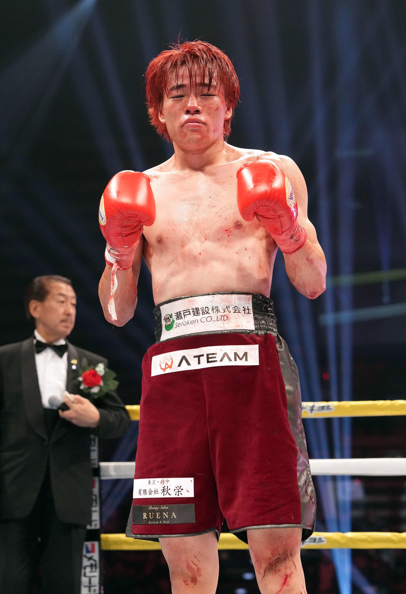 倉持に6回TKO勝ちした菊池（撮影・たえ見朱実）