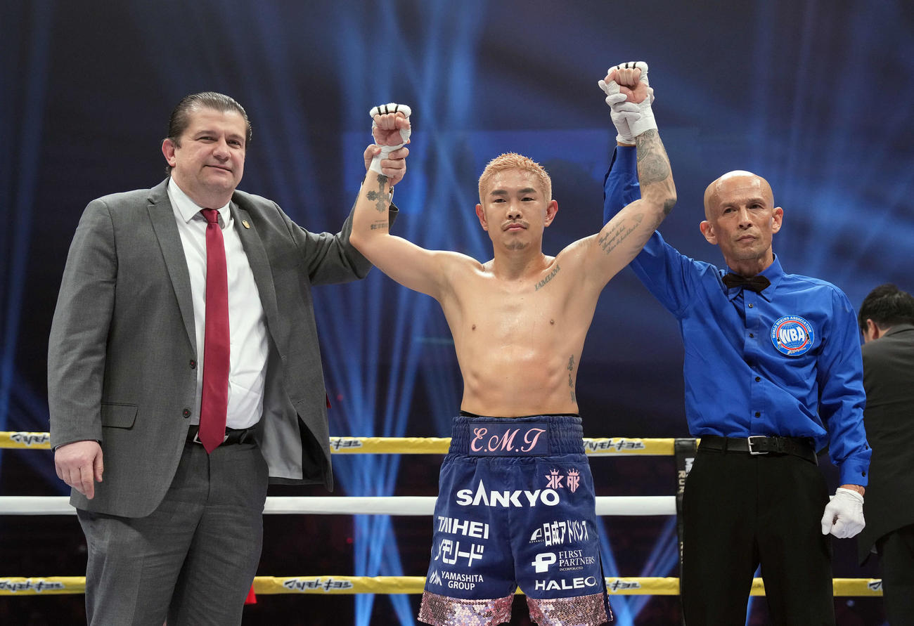 オルドスゴイッティに4回KO勝ちをした井岡（撮影・たえ見朱実）