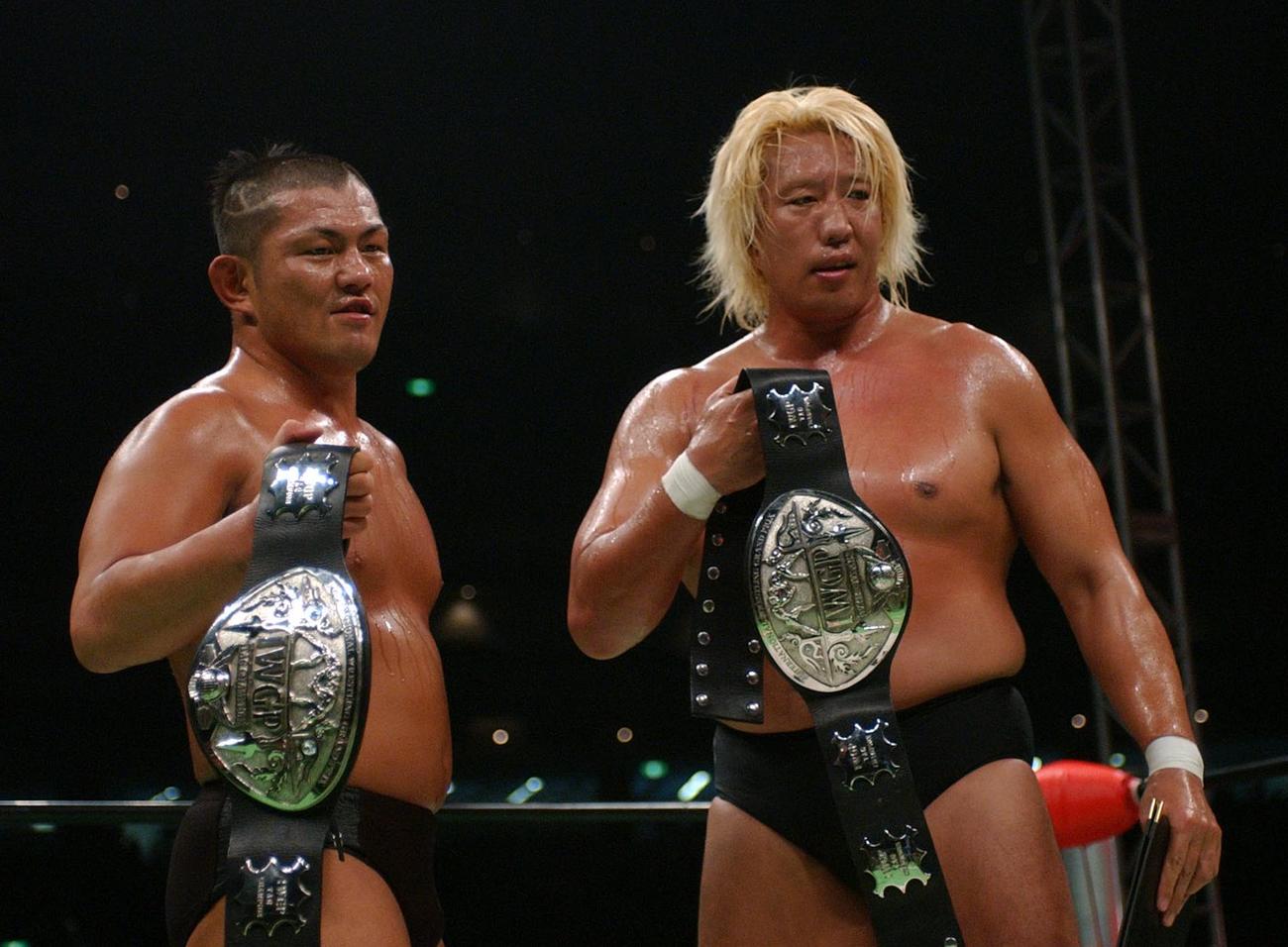 IWGPタッグ王座時代の高山善廣と鈴木みのる（2004年撮影）
