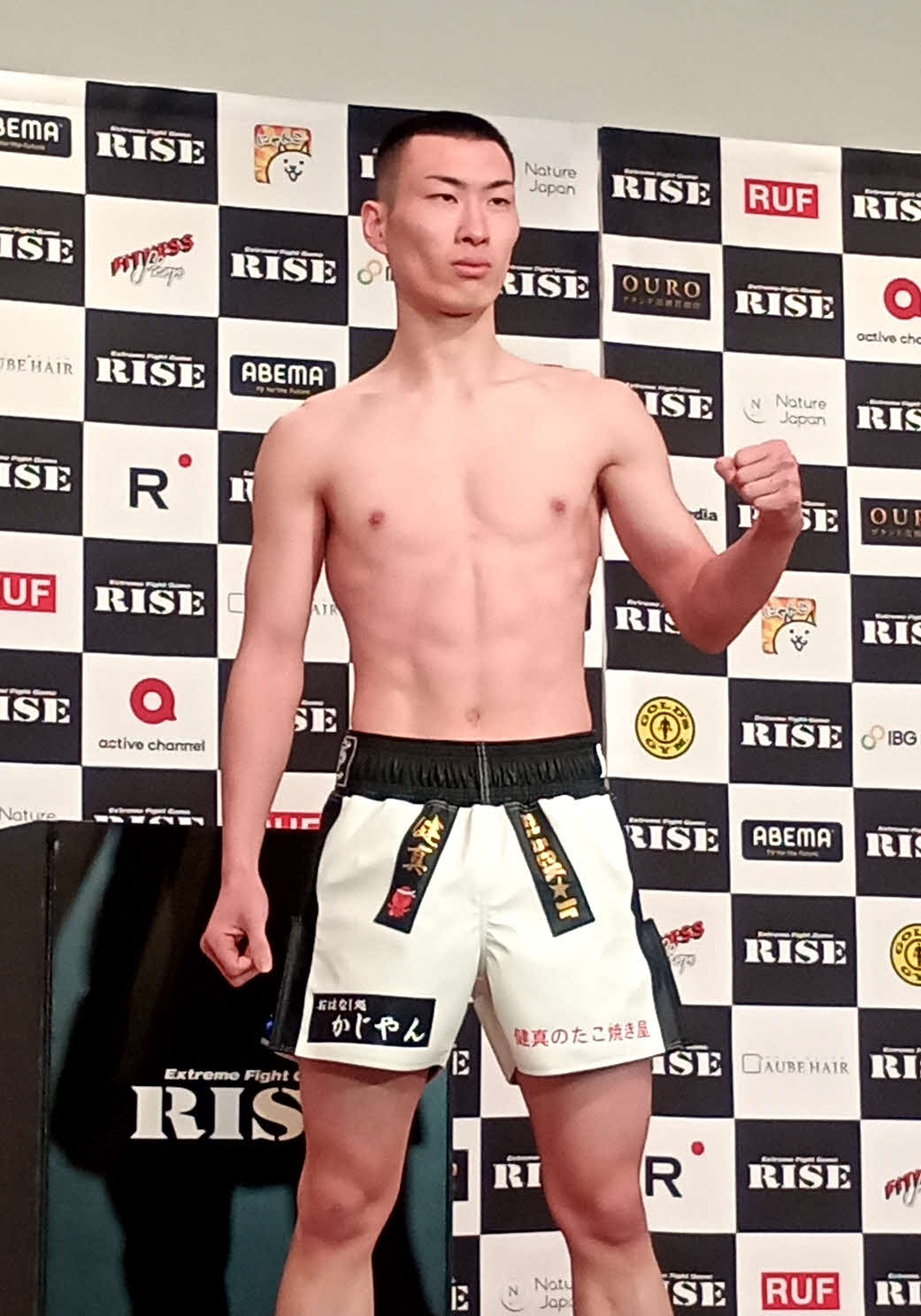 対戦相手が欠場となり長谷川海翔とエキシビションマッチで対戦することになった健真