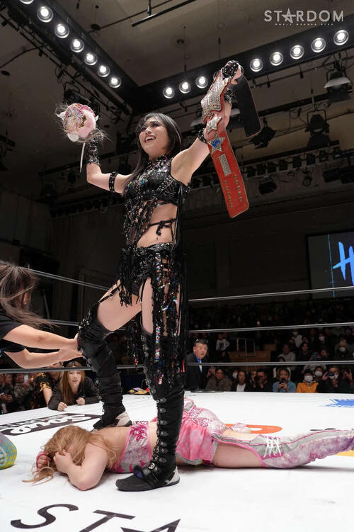スターダム】上谷沙弥、スターライト・キッドのマスク剥ぐ「新しい時代
