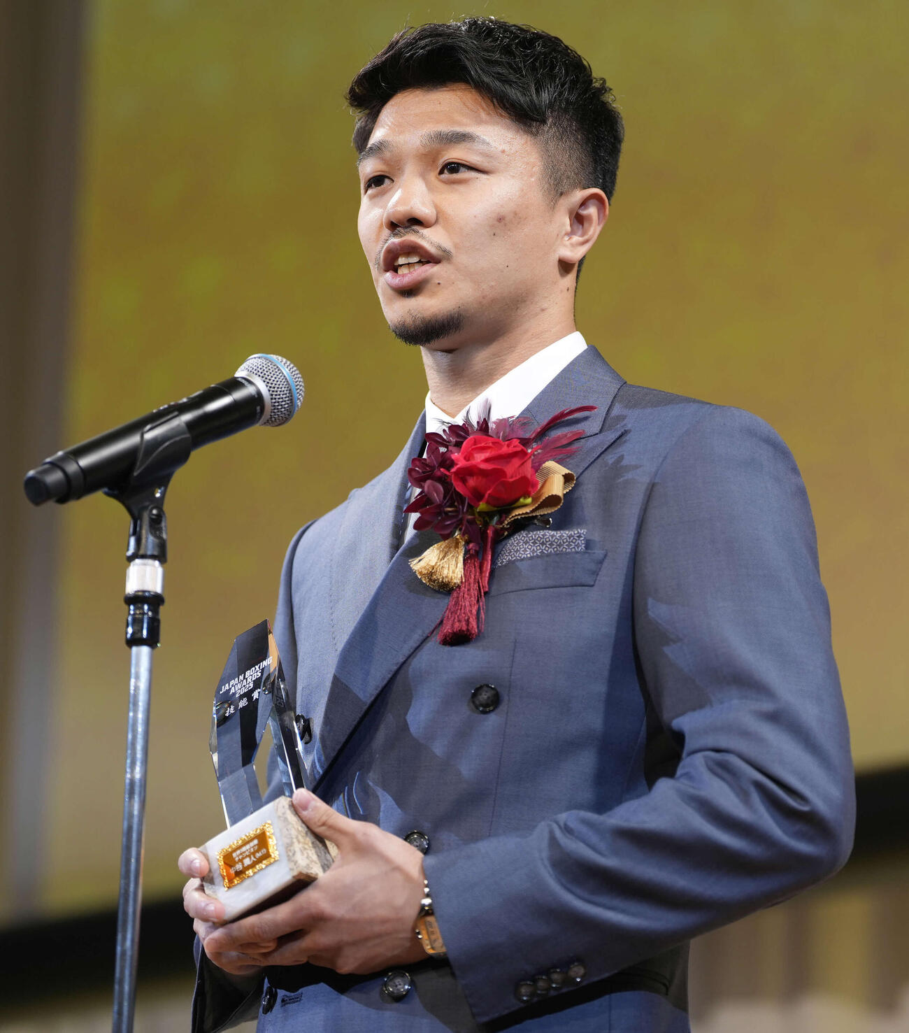 年間表彰式でスピーチする技能賞の中谷（撮影・小島史椰）