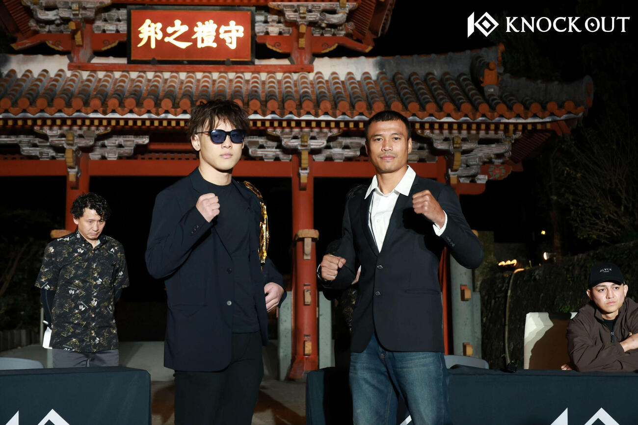 沖縄での王座戦で激突する王者の漁鬼（左）と挑戦者シッティチャイ（C）KNOCK OUT