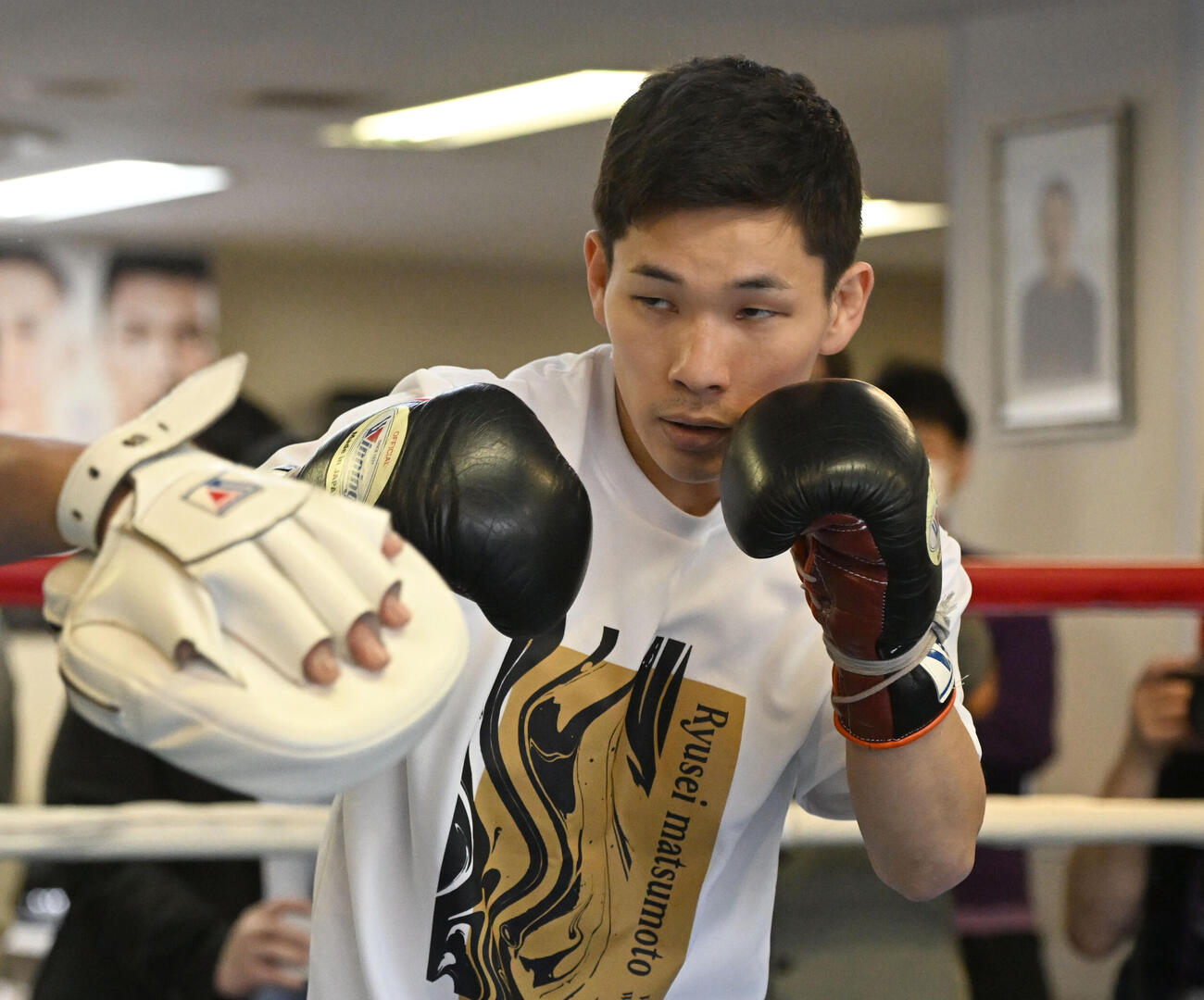 練習を公開した松本（撮影・千葉一成）