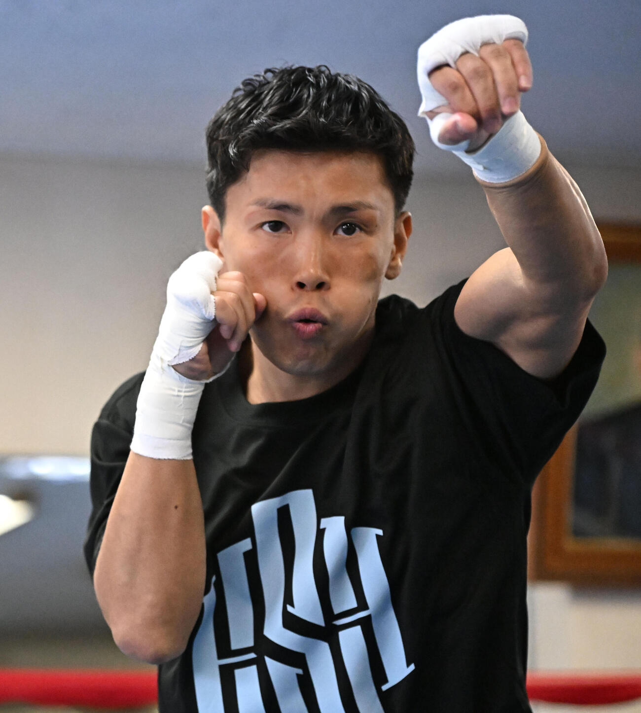 練習を公開した岩田（撮影・千葉一成）