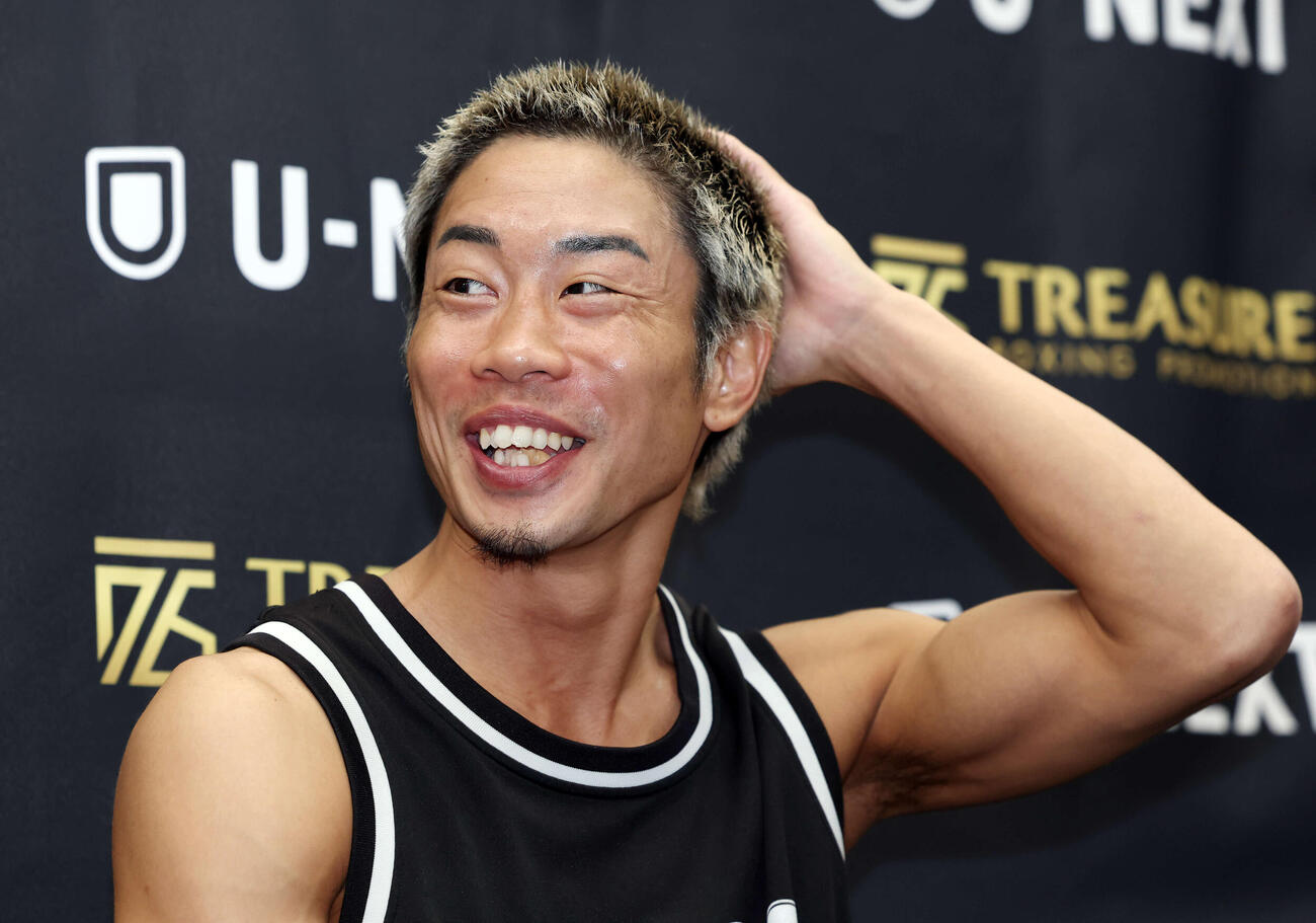 髪の毛を染めた谷口（撮影・宮地輝）