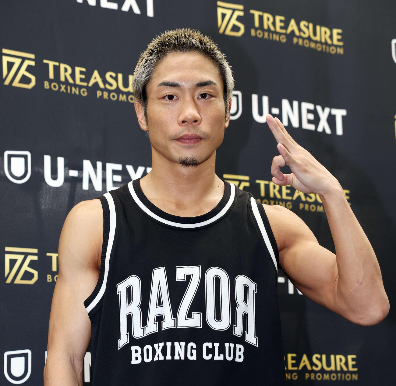 ポーズを決める谷口（撮影・宮地輝）