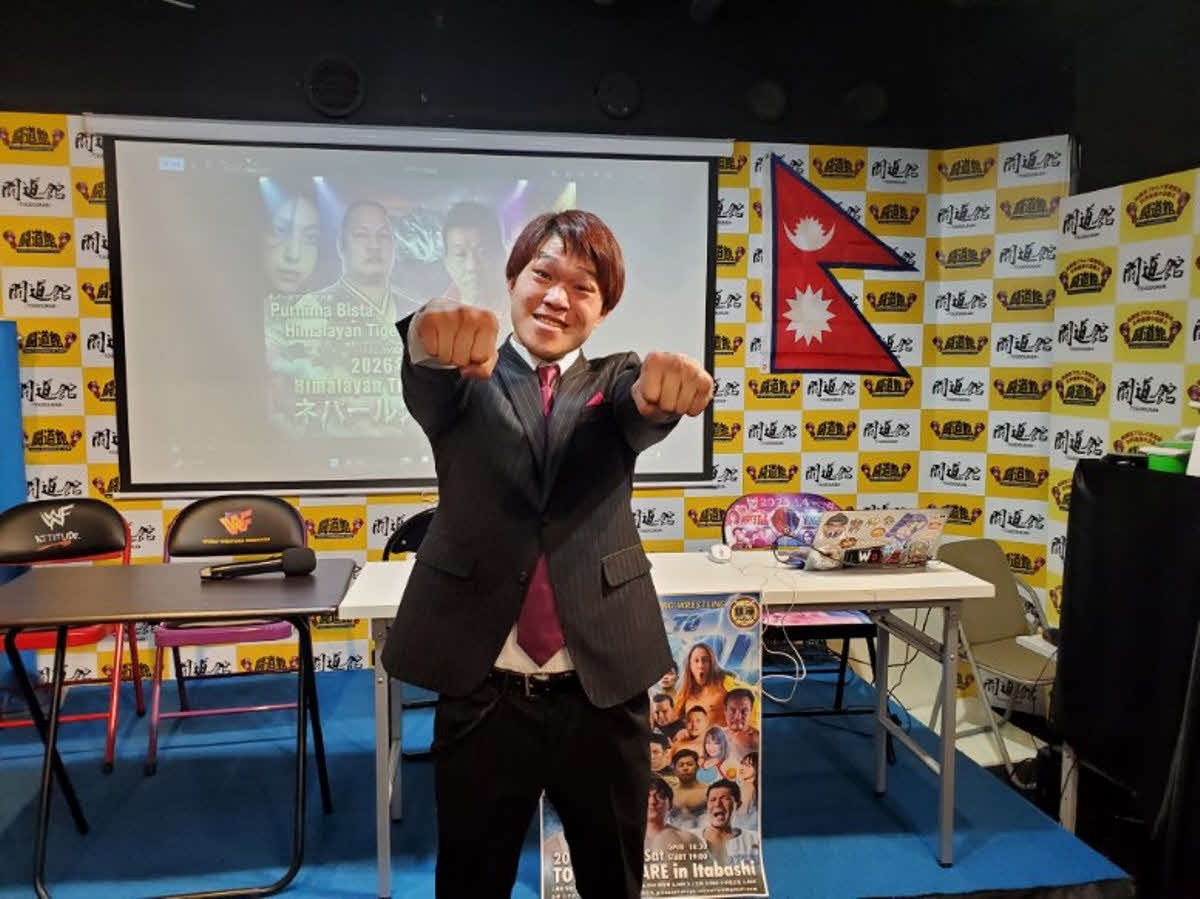 プロレスに挑戦するゴングマン