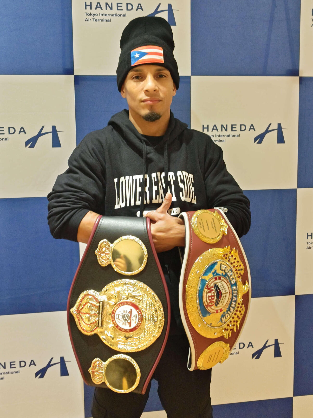 4月3日、元世界王者谷口将隆の挑戦を受けるために来日したWBA、WBO世界ライトフライ級王者レネ・サンティアゴ