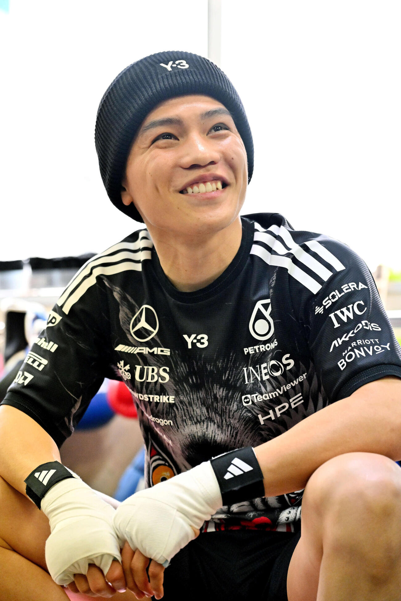 公開練習にリラックスした表情で臨む坪井（撮影・滝沢徹郎）