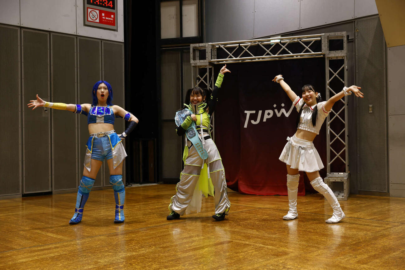 敗れた（左から）風城ハル、鈴芽、高見汐珠（C）東京女子プロレス