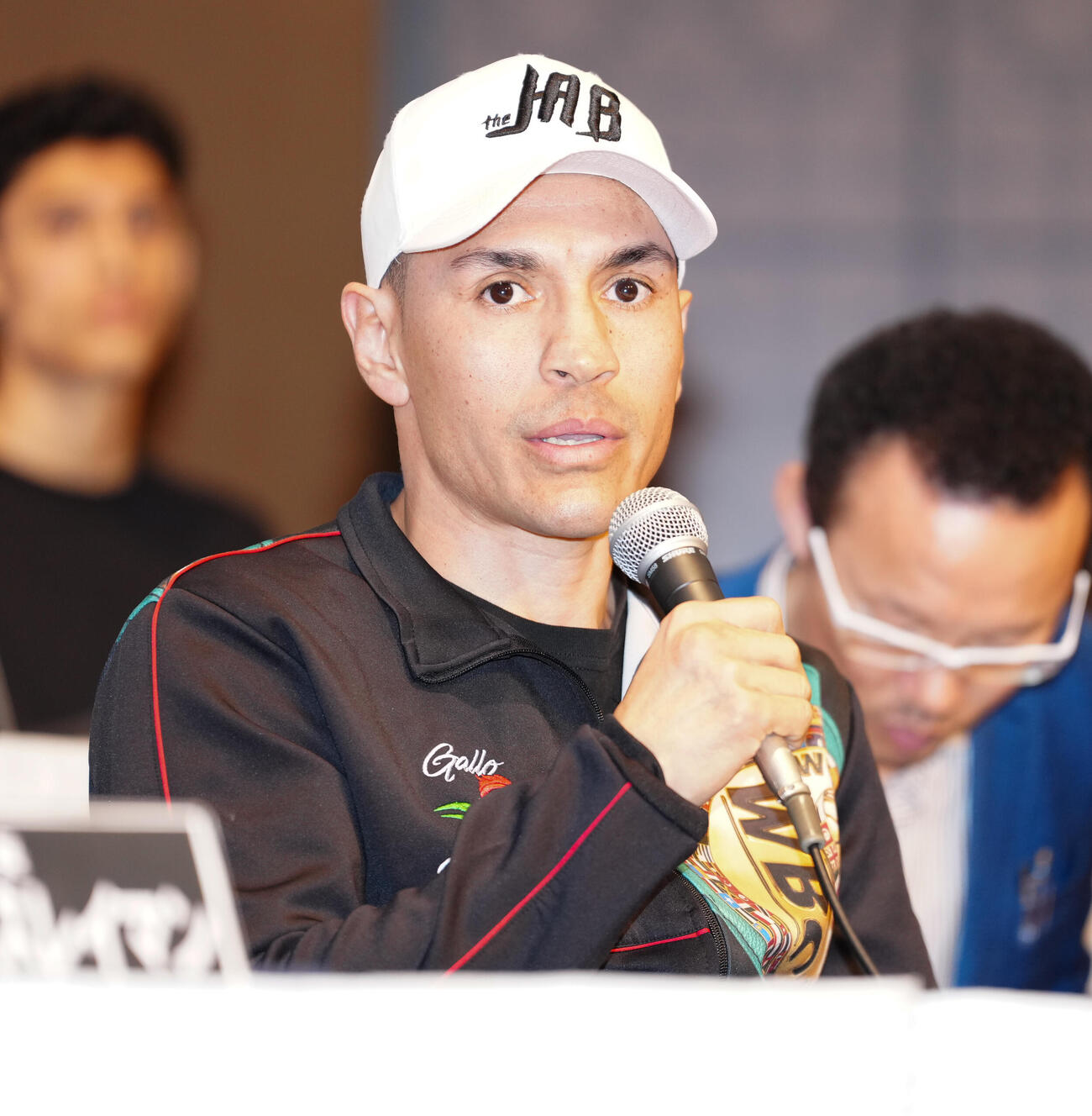 WBC世界バンタム級挑戦者決定戦に向け、会見に臨むエストラダ（撮影・鈴木みどり）