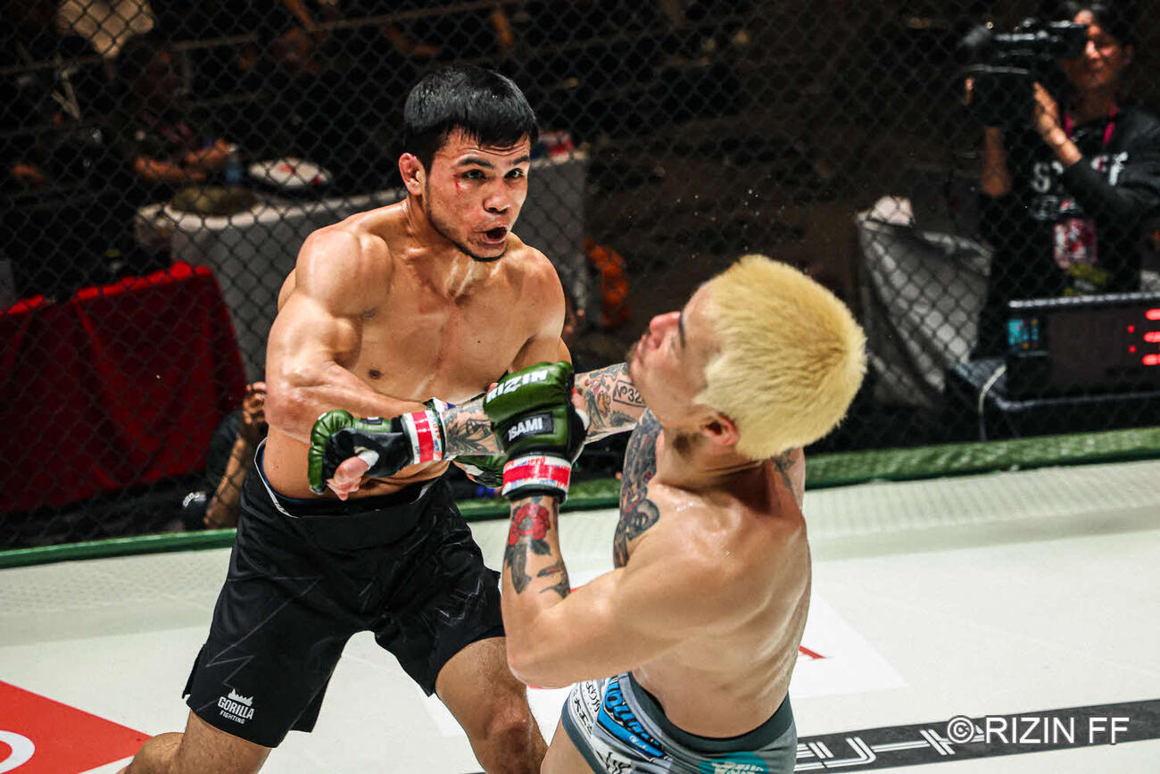 福田龍彌のアゴを打ち抜いて失神させたアジズベク・テミロフ（C）RIZIN FF