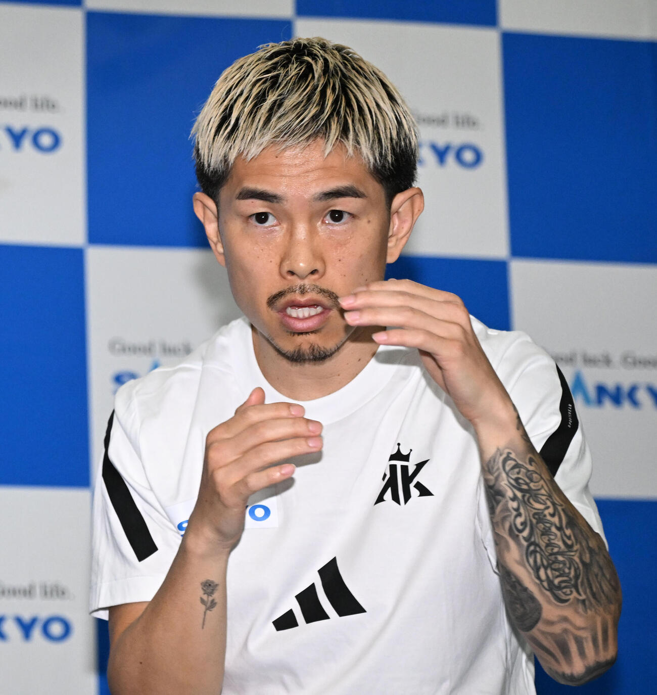 練習を公開した井岡一翔（撮影・千葉一成）