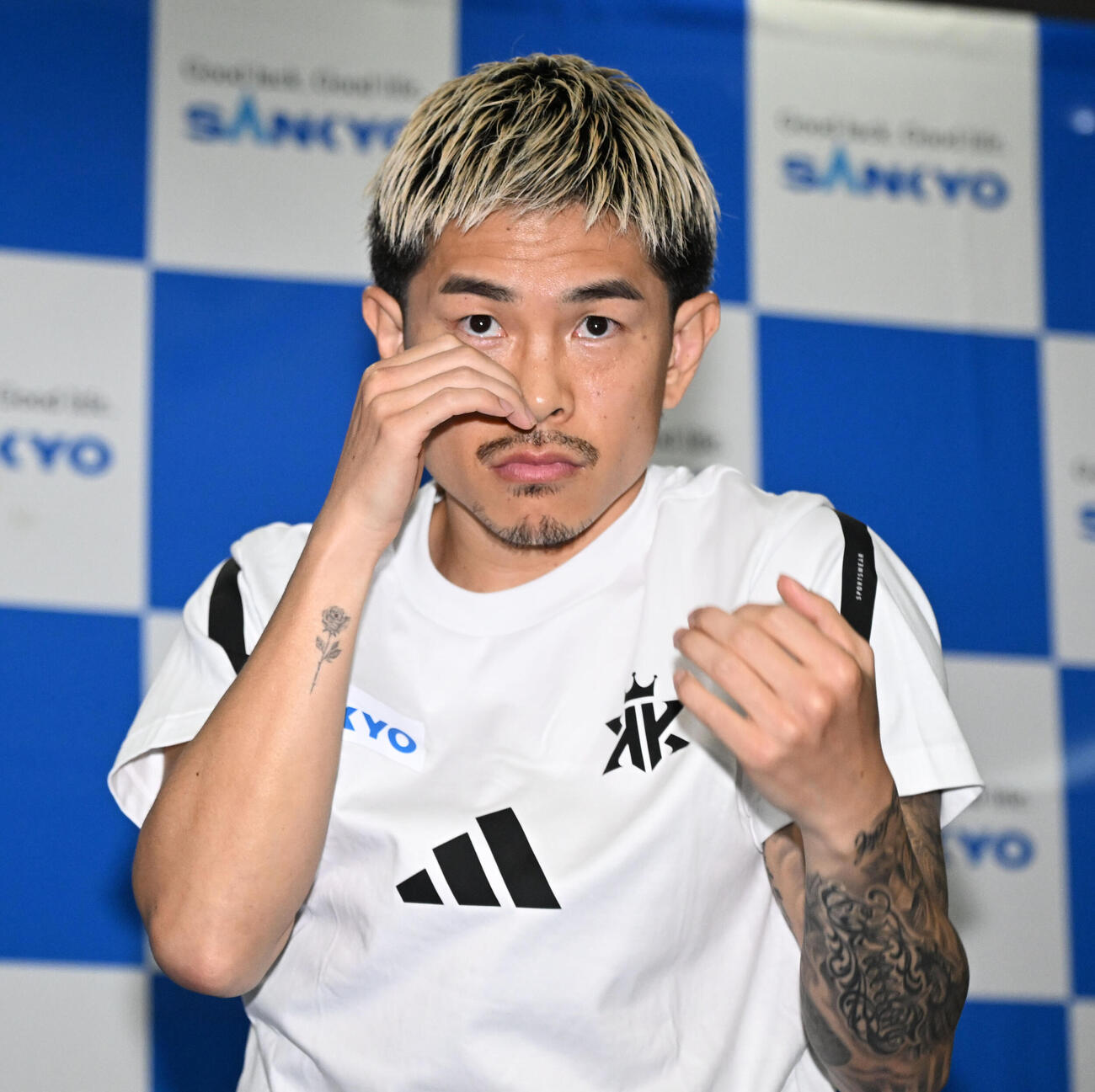 練習を公開した井岡一翔（撮影・千葉一成）