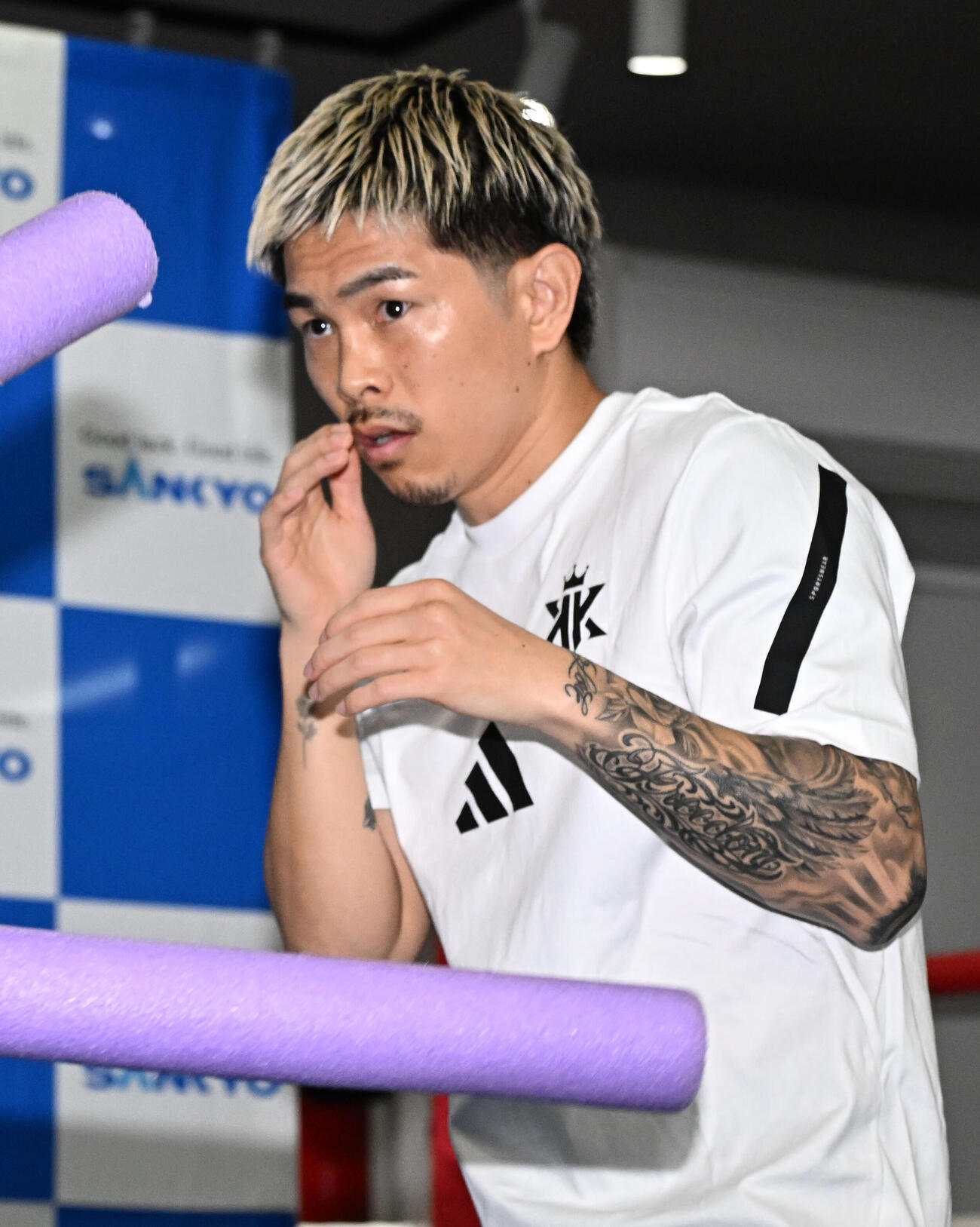 練習を公開した井岡一翔（撮影・千葉一成）
